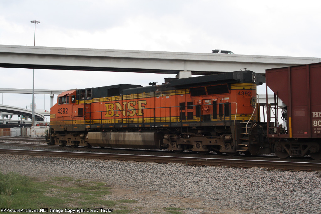 BNSF 4392